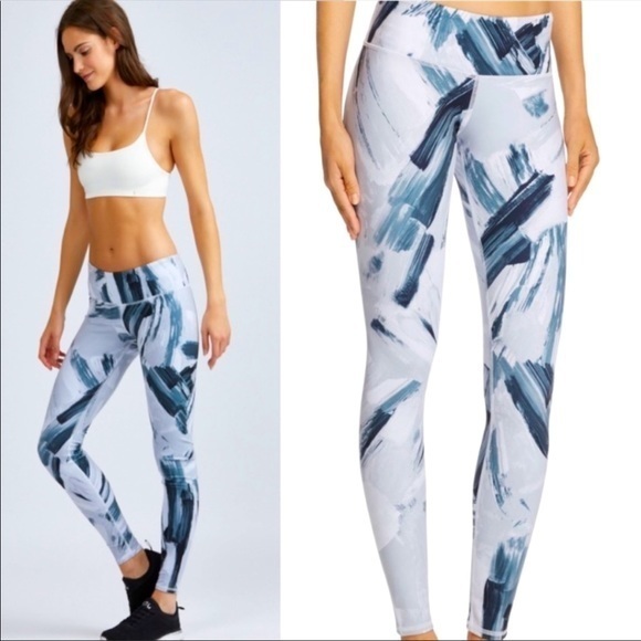 ALO Yoga Pants - *NWT* ALO Yoga Airbrush Leggings